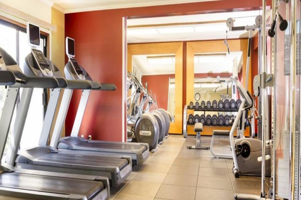 Hotel Doubletree By Hilton Airport 4*