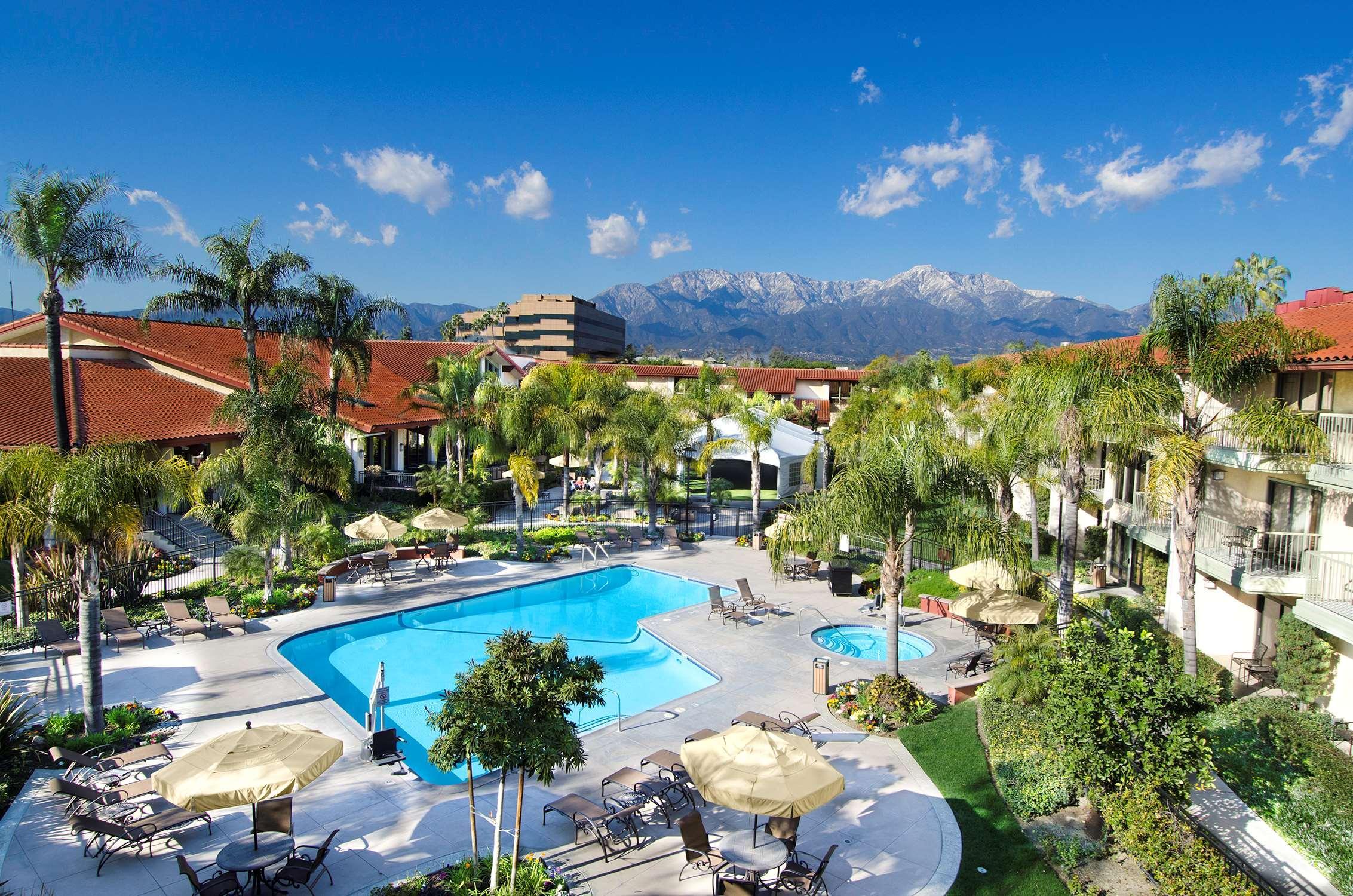 Doubletree By Hilton Airport 4* Ontario