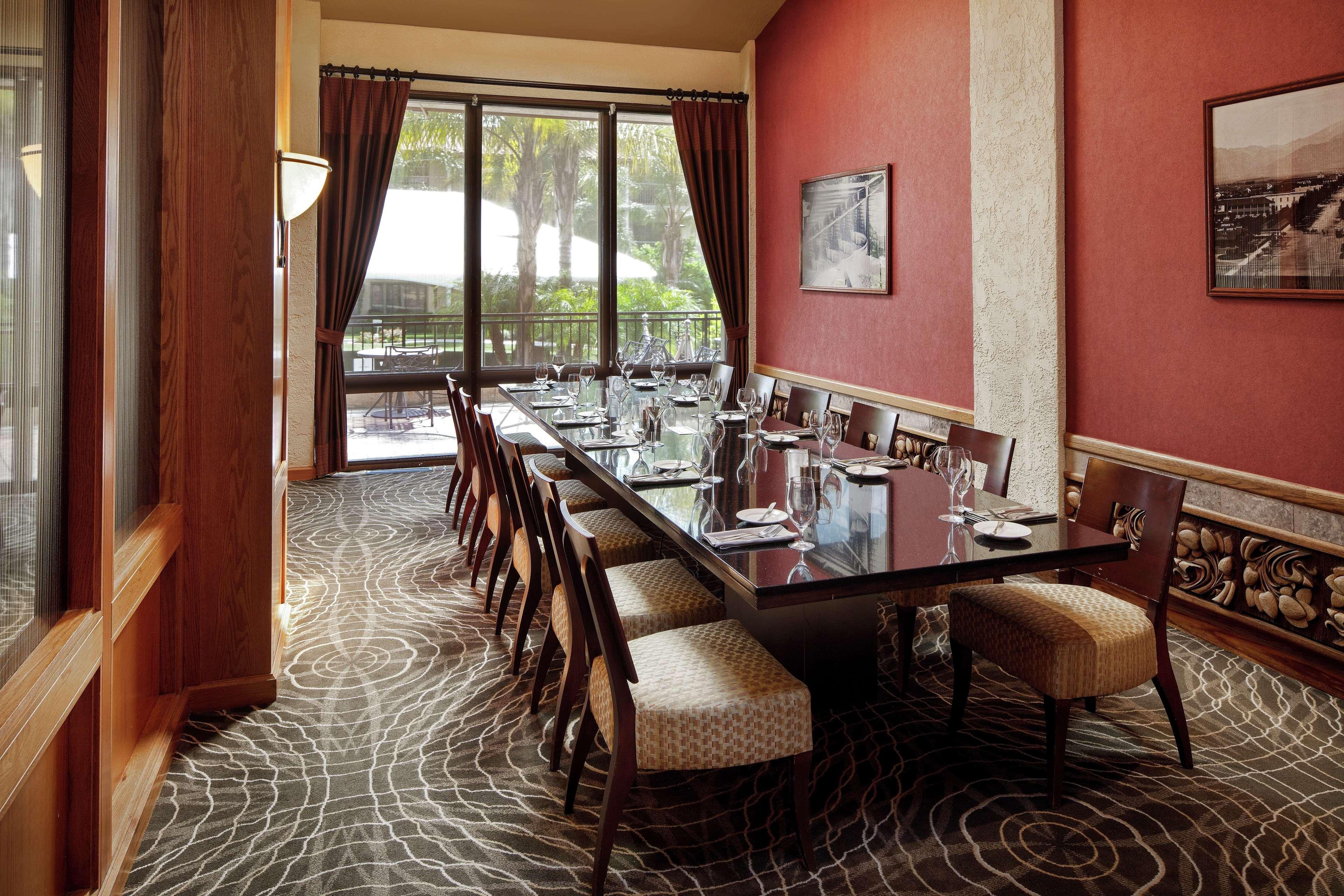 Hotel Doubletree By Hilton Airport 4*