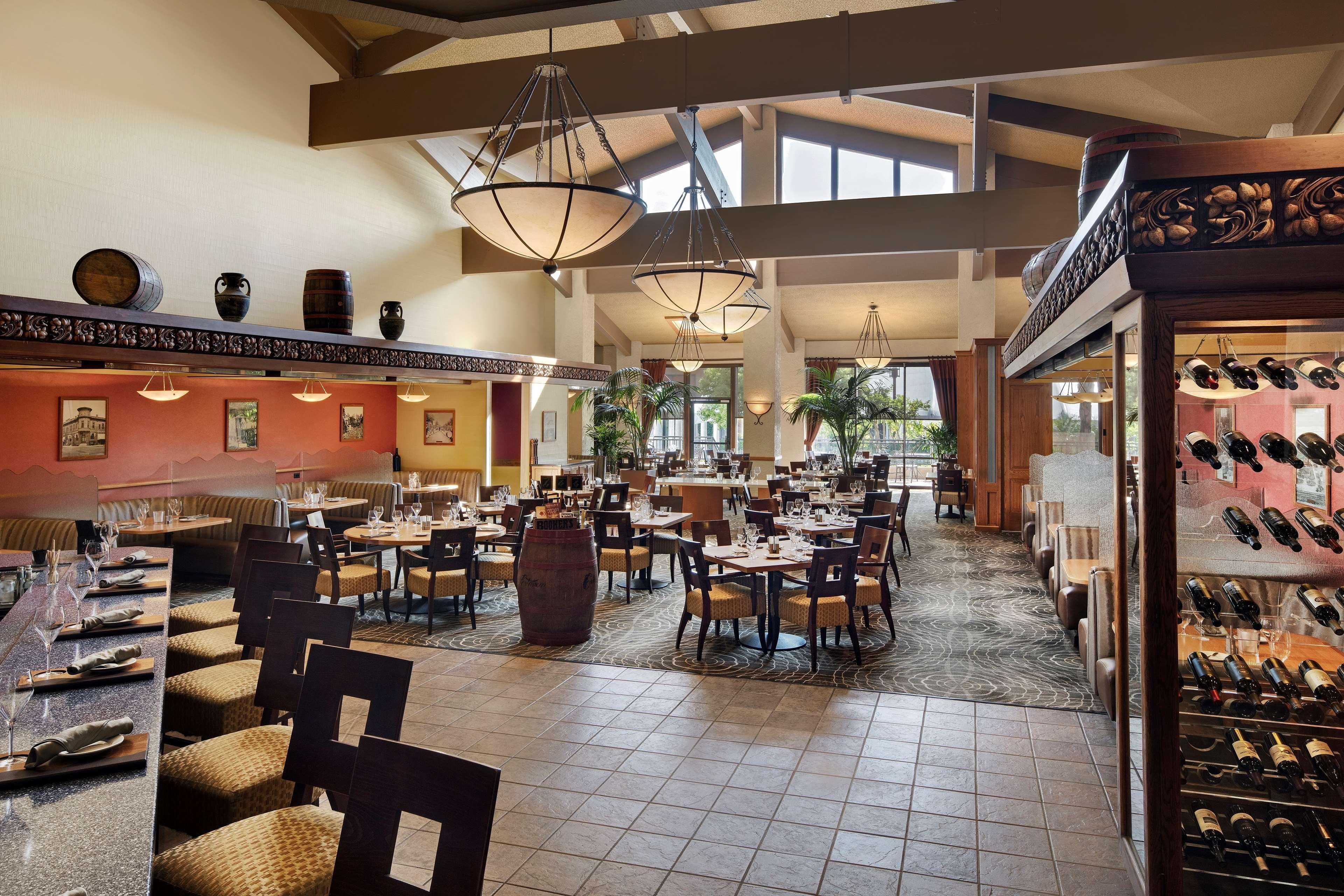 Hotel Doubletree By Hilton Airport 4*