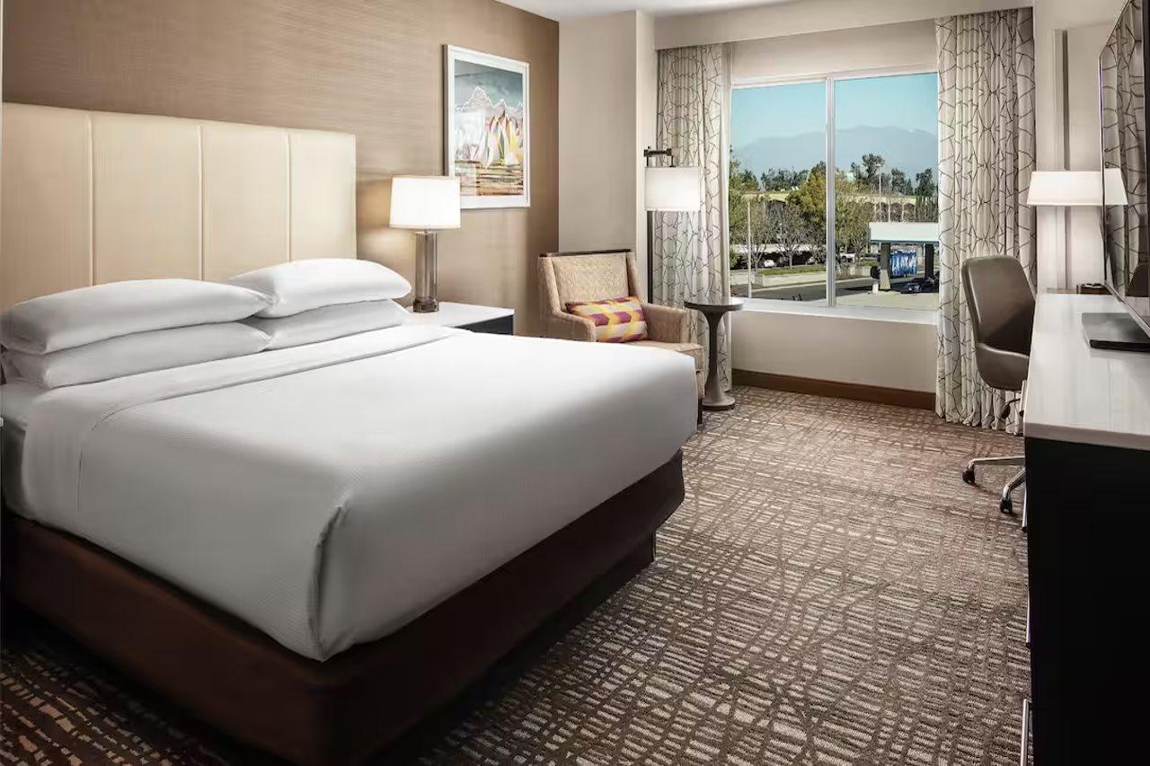 Doubletree By Hilton Airport Hotel 4*