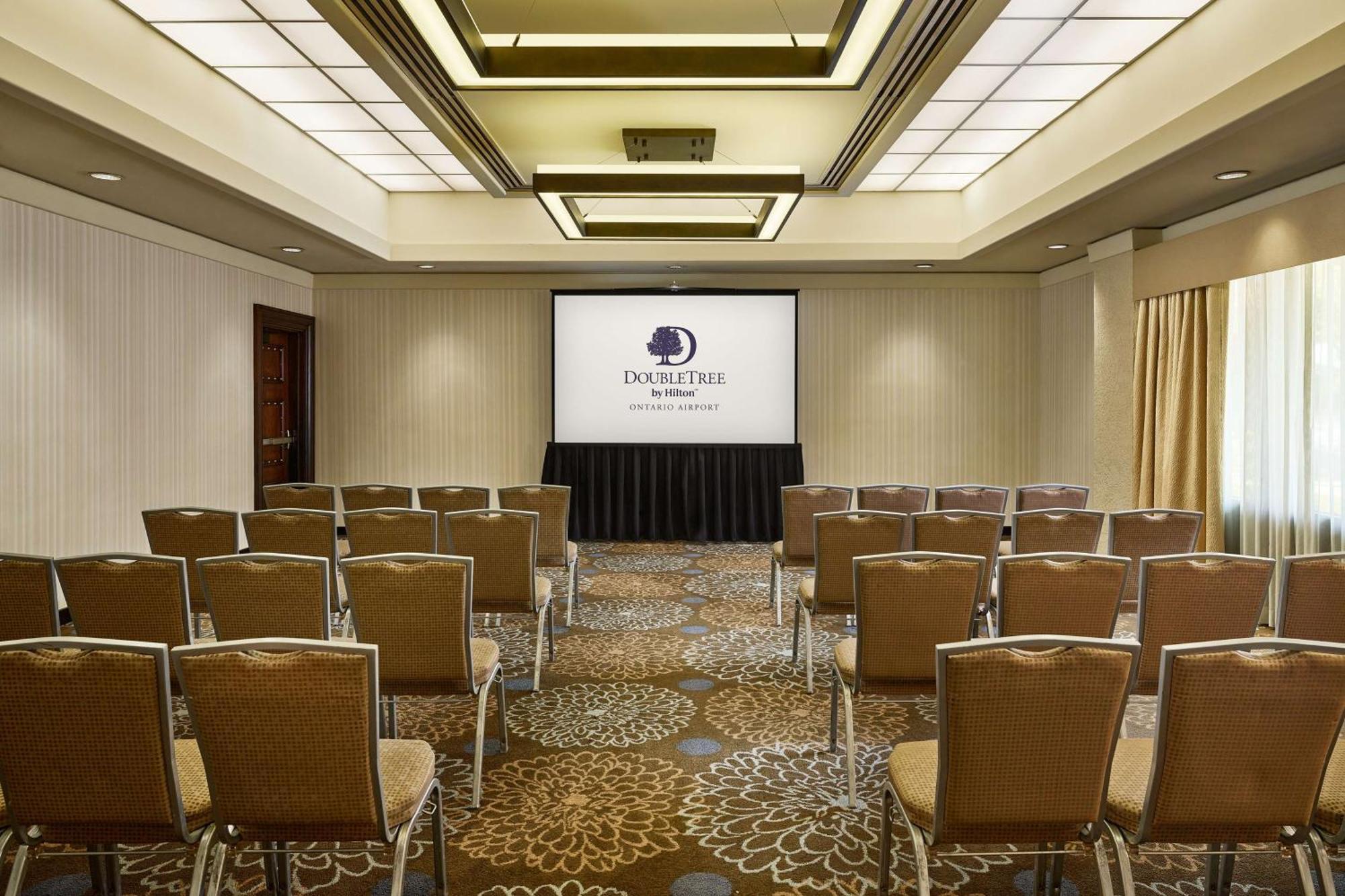 Doubletree By Hilton Airport