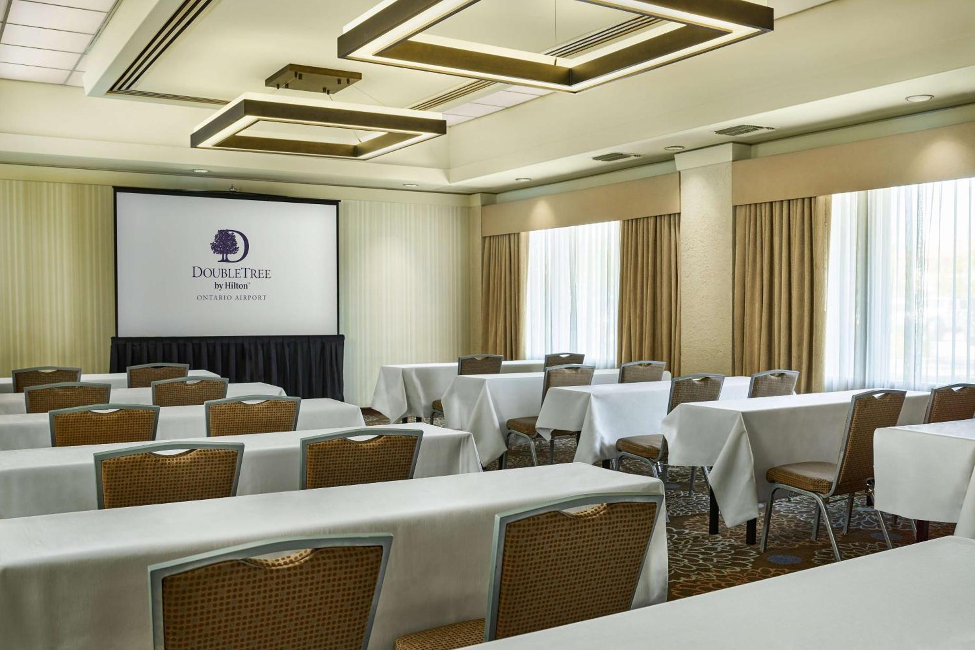 Hotel Doubletree By Hilton Airport