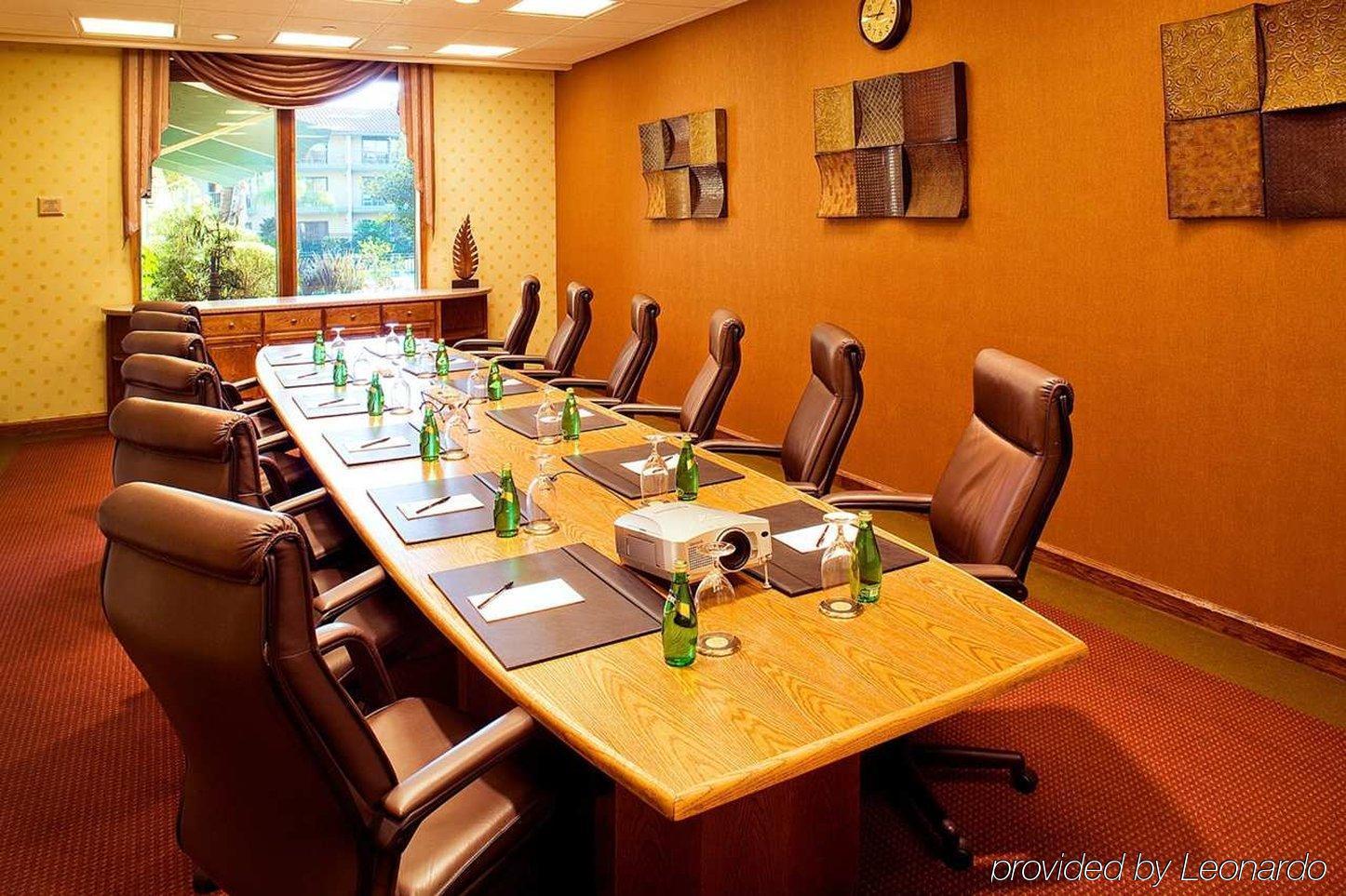 Doubletree By Hilton Airport Hotel