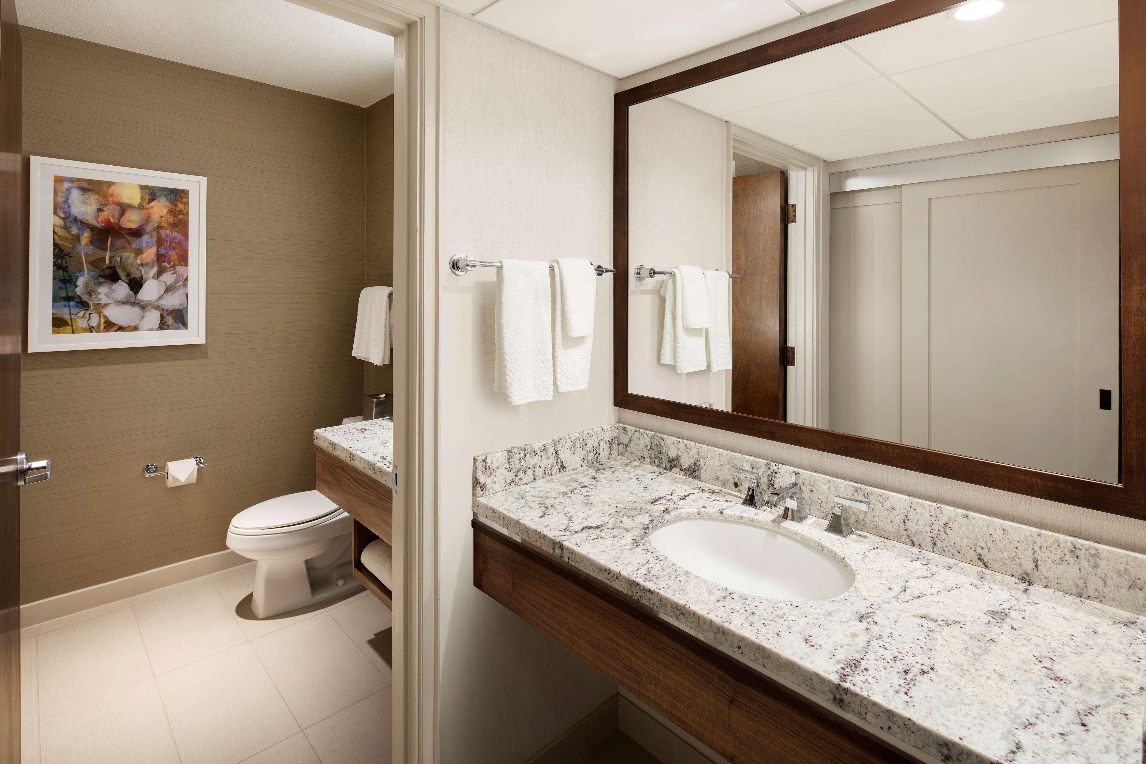 Doubletree By Hilton Airport Hotel 4*