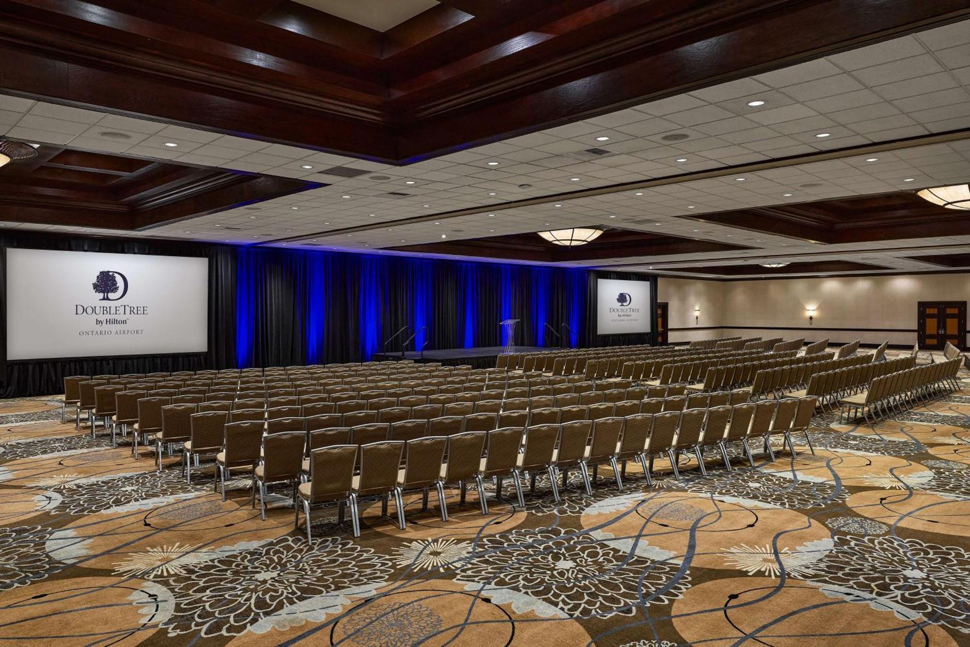 Hotel Doubletree By Hilton Airport