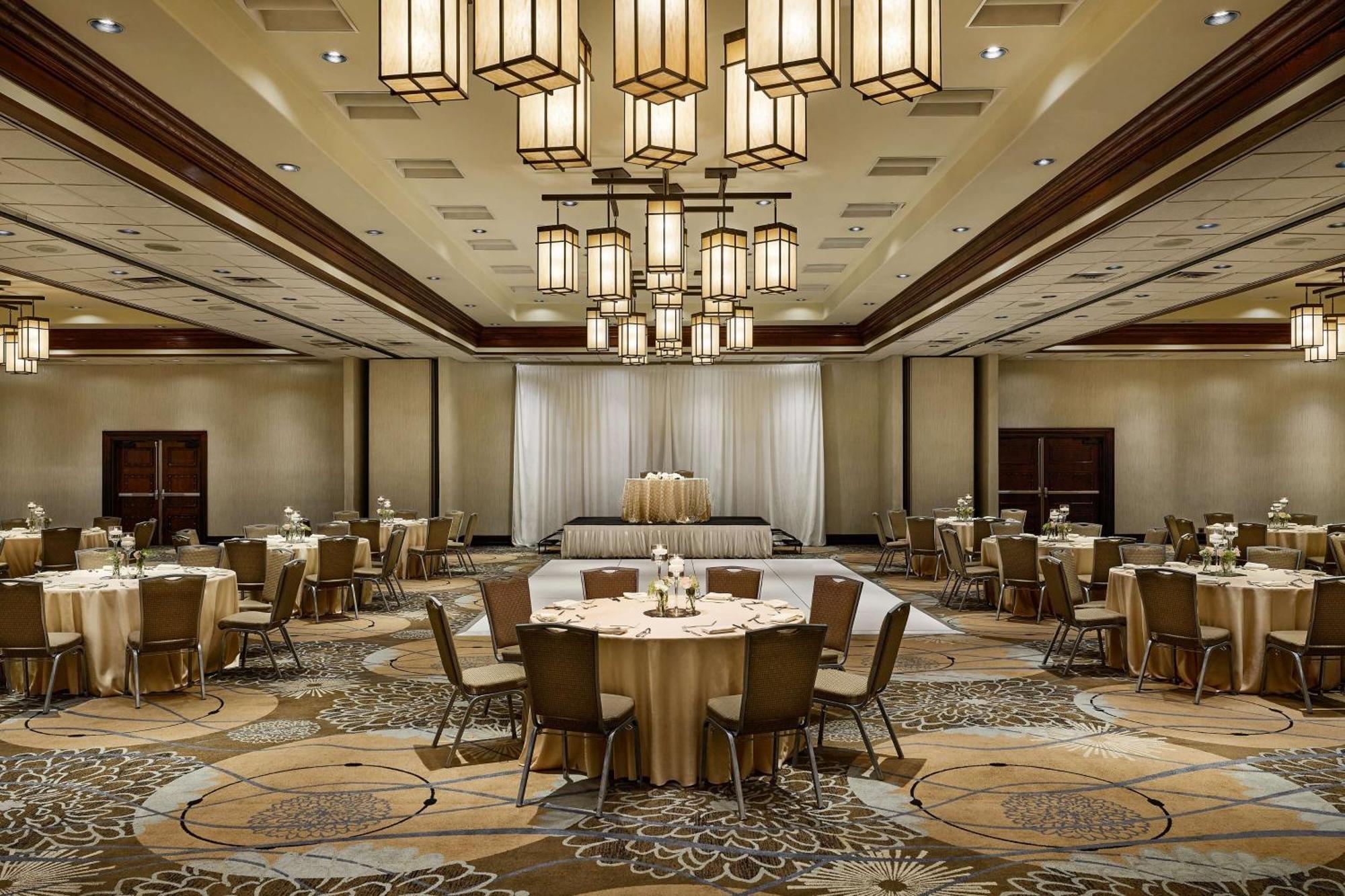 Doubletree By Hilton Airport Hotel