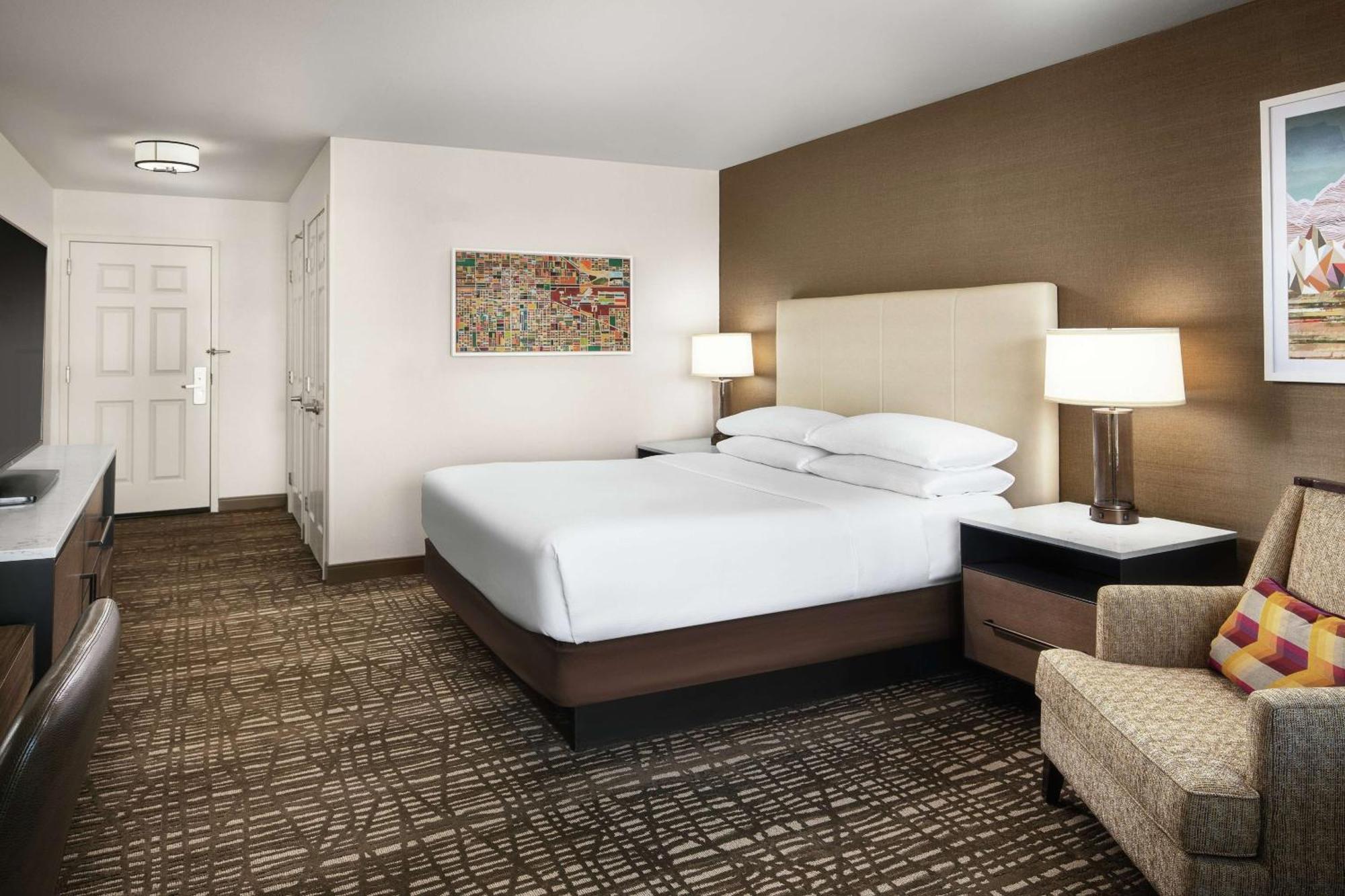 Doubletree By Hilton Airport Ontario