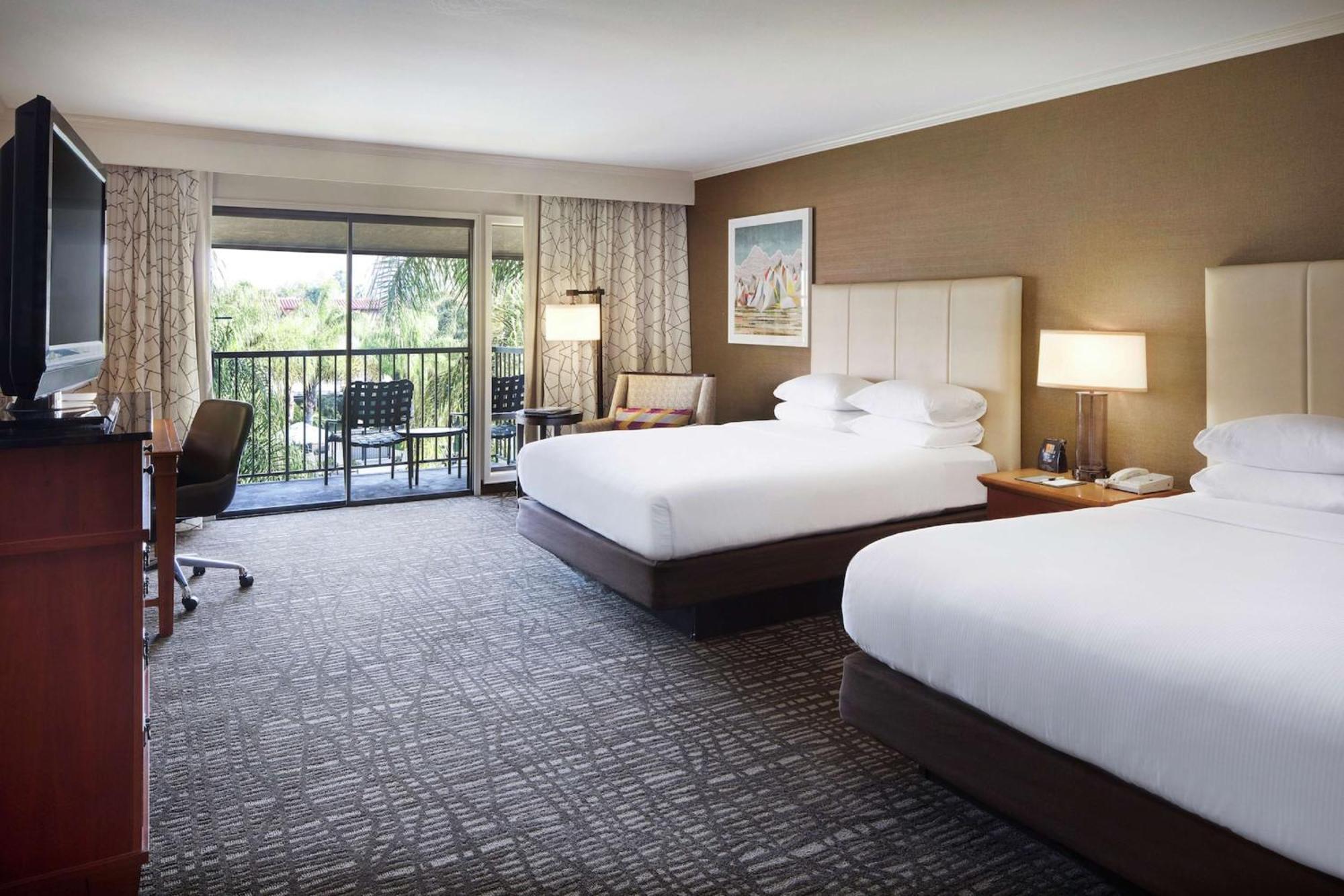 Doubletree By Hilton Airport Hotel