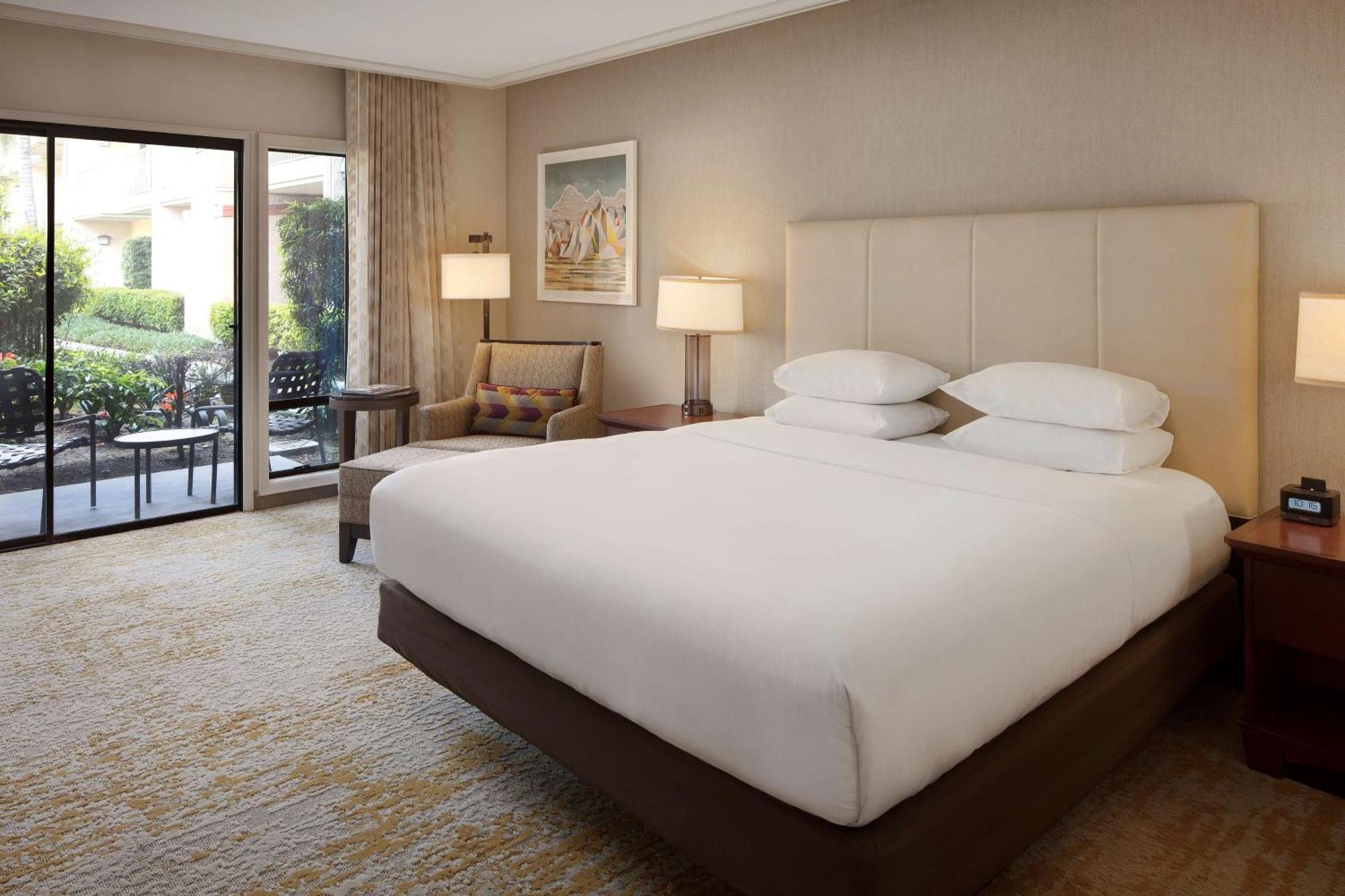 Hotel Doubletree By Hilton Airport 4*