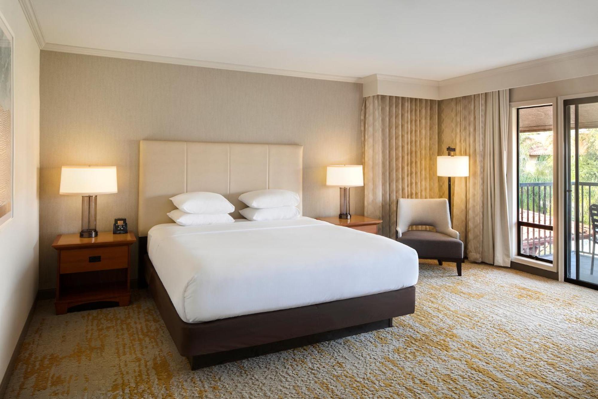 Doubletree By Hilton Airport Hotel